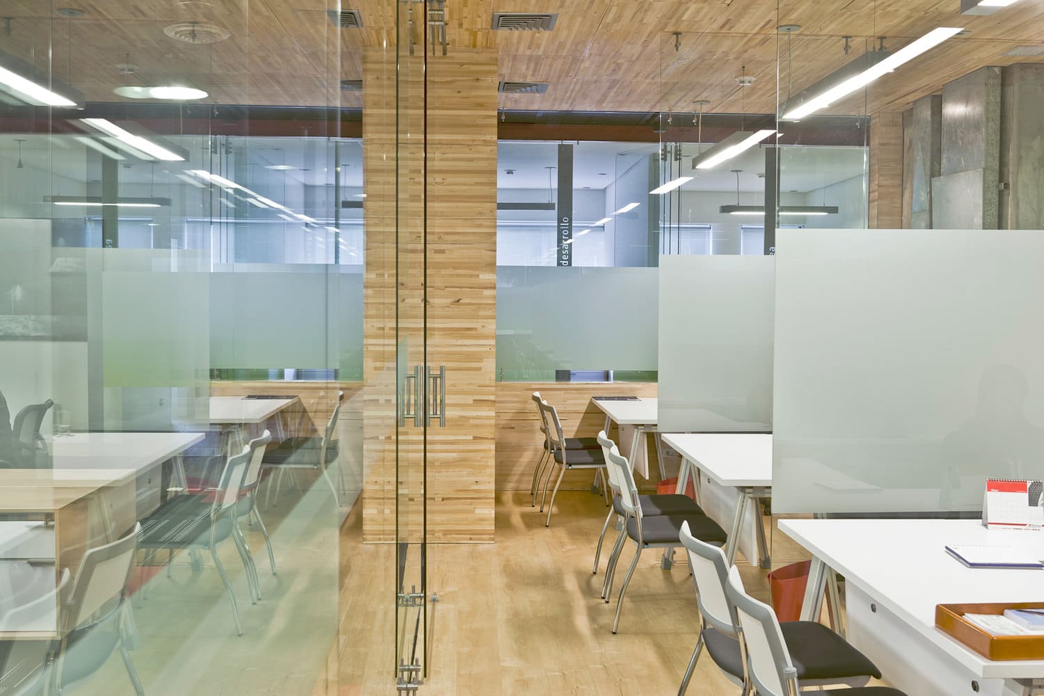 Reforma integral oficina mamparas cristal